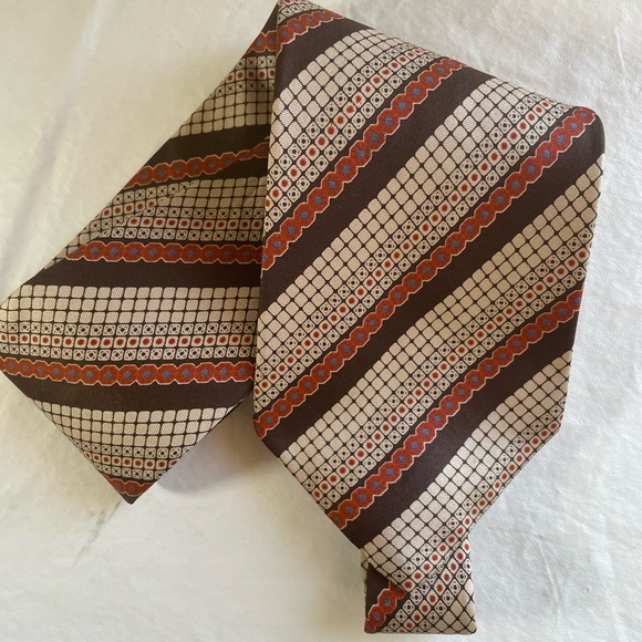 Vintage YSL Yves Saint Laurent Brown/Tan Patterned Silk Tie - Picture 11 of 11